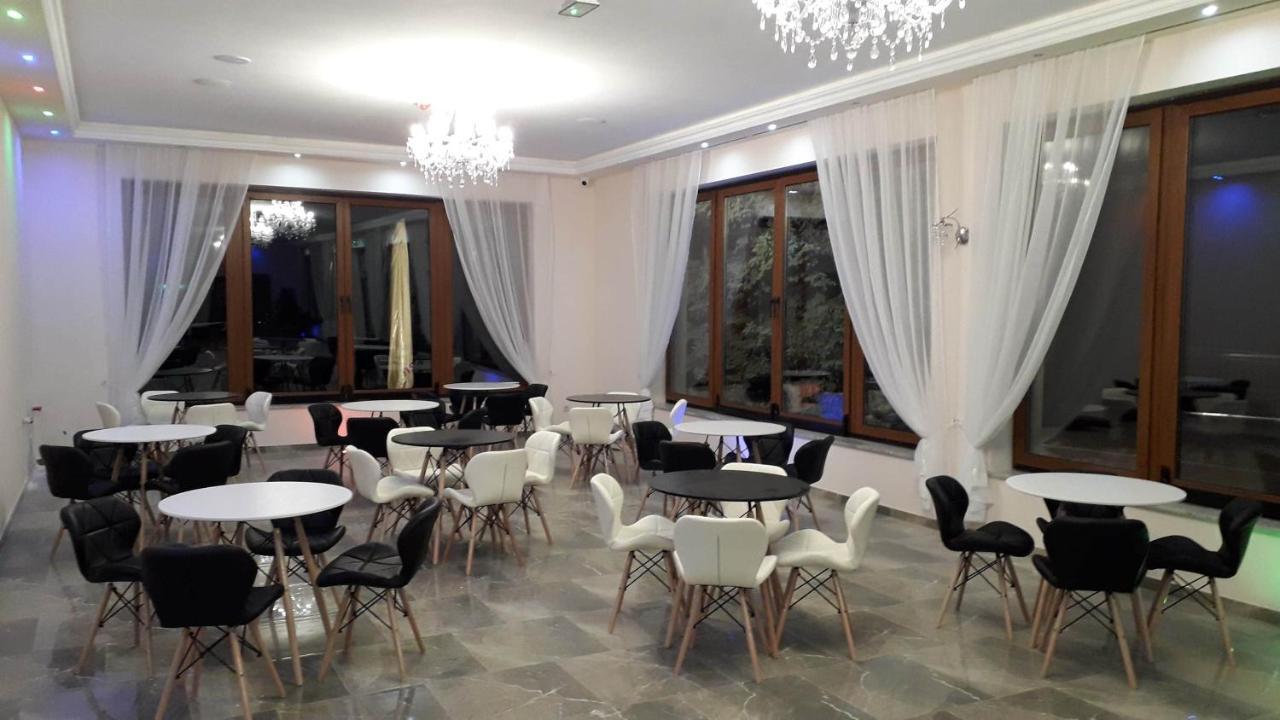 Hotel I Restauracja Admiral Legnica Exterior foto