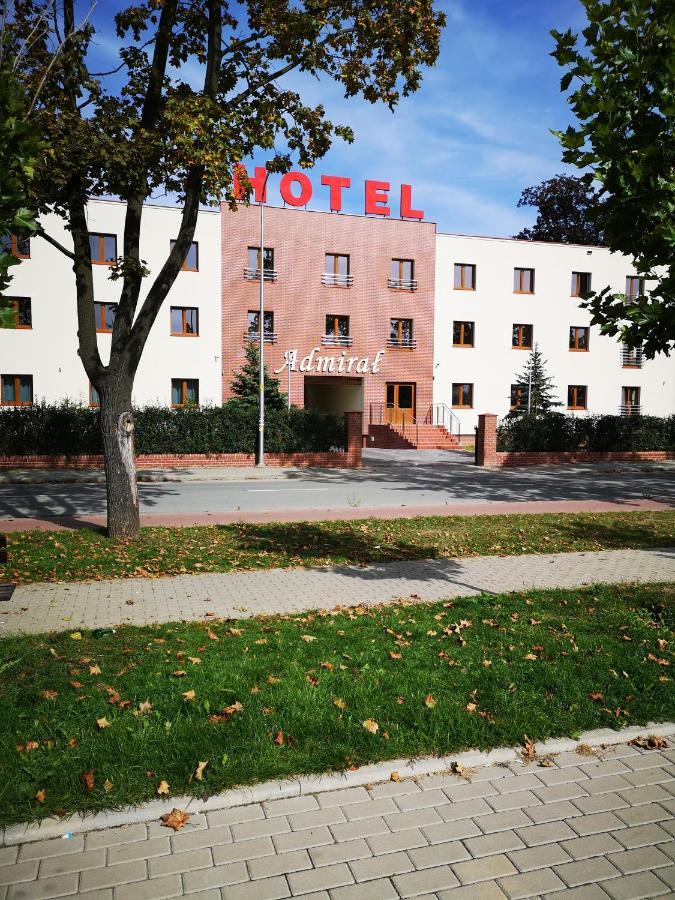 Hotel I Restauracja Admiral Legnica Exterior foto